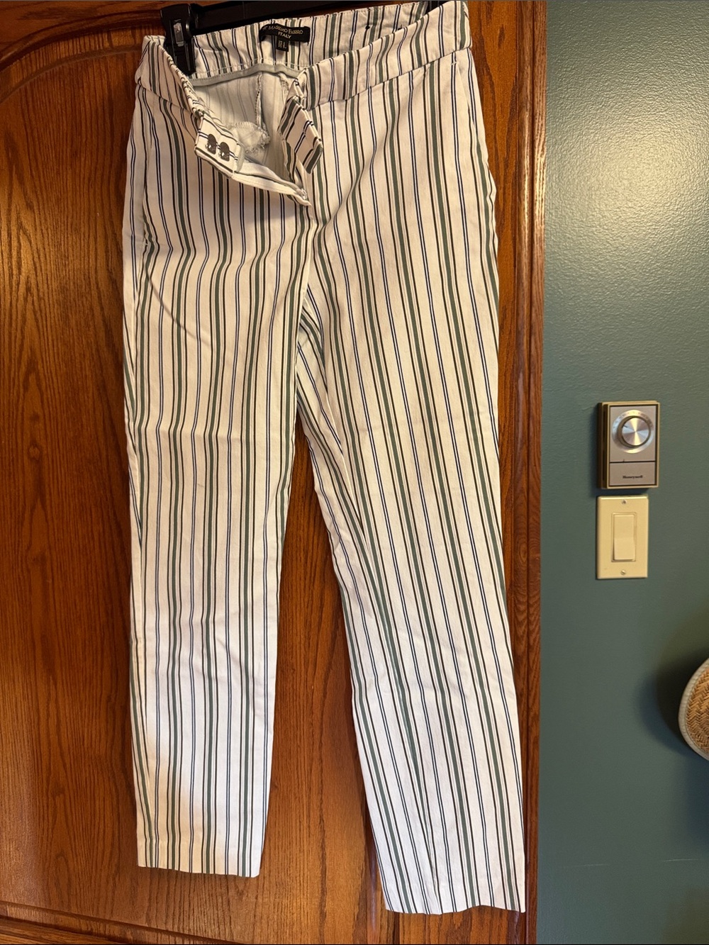 Women's White High-Rise Striped Capris - Navy & Green